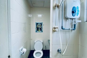 Bangunan Duta Impian (The Embassy Suites)