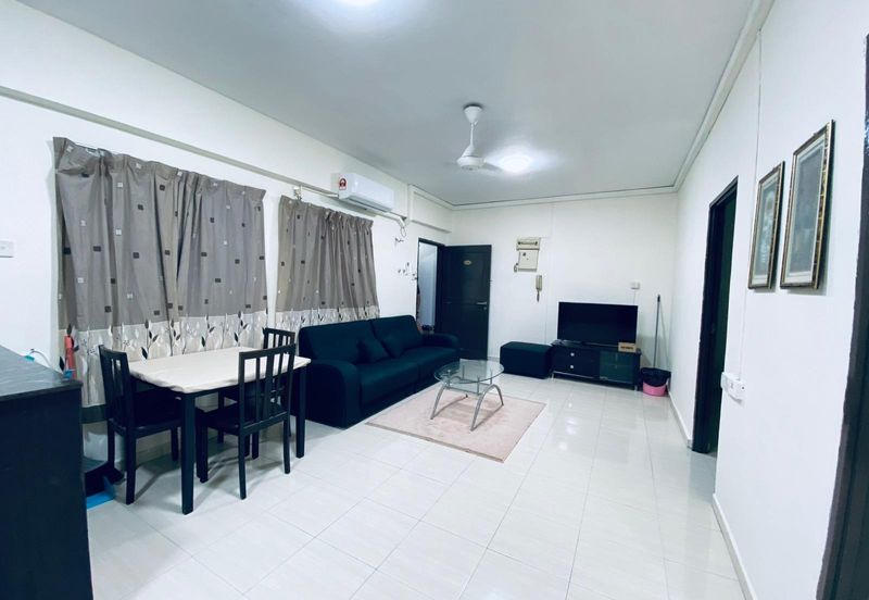 Bangunan Duta Impian (The Embassy Suites)