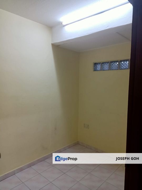 Taman Ungku Tun Aminah , Double Storey Low Cost , Jalan Hang Jebat, Johor, Skudai