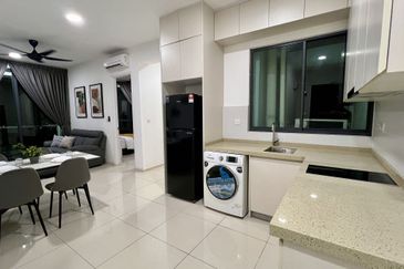 The M @ Medini Macrolink