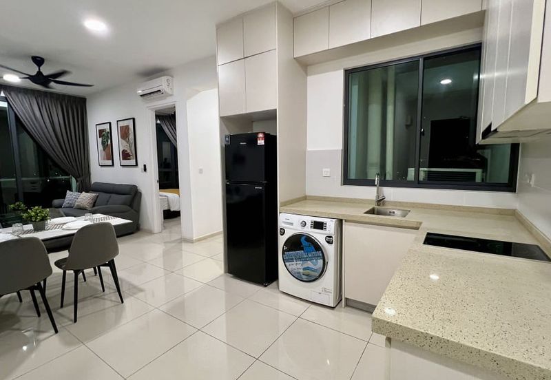 The M @ Medini Macrolink