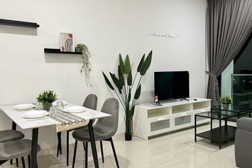 The M @ Medini Macrolink