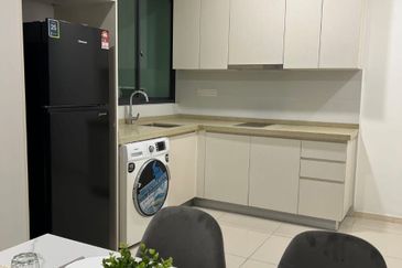 The M @ Medini Macrolink