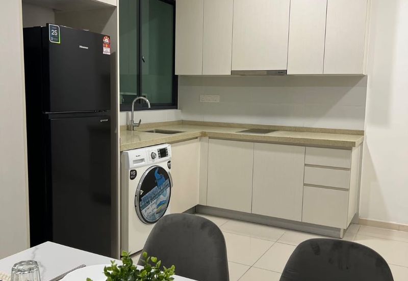 The M @ Medini Macrolink