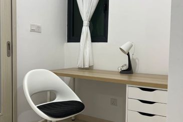 The M @ Medini Macrolink