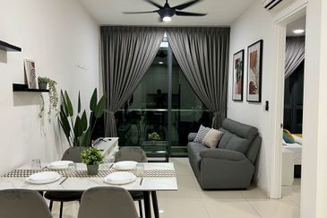 The M @ Medini Macrolink