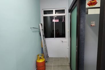 Jalan Jaya Putra 2/35