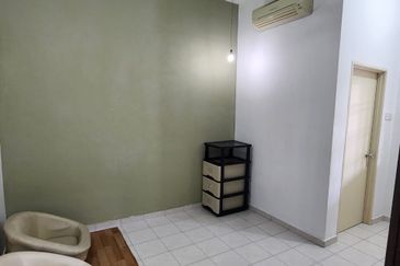 Jalan Jaya Putra 2/35