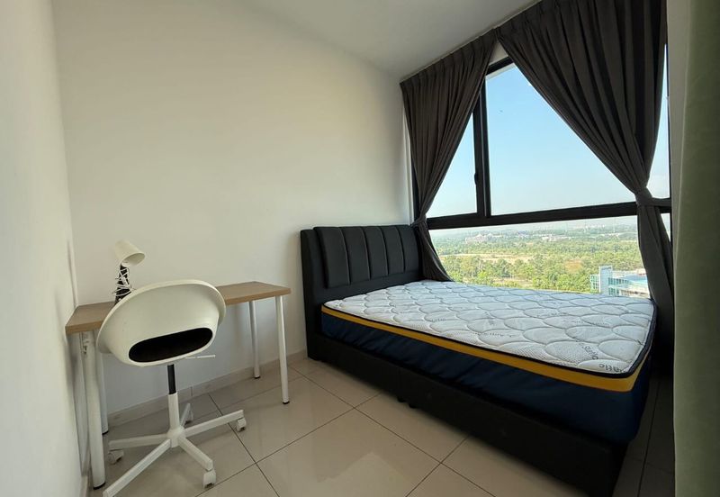 The M @ Medini Macrolink