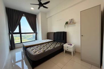 The M @ Medini Macrolink