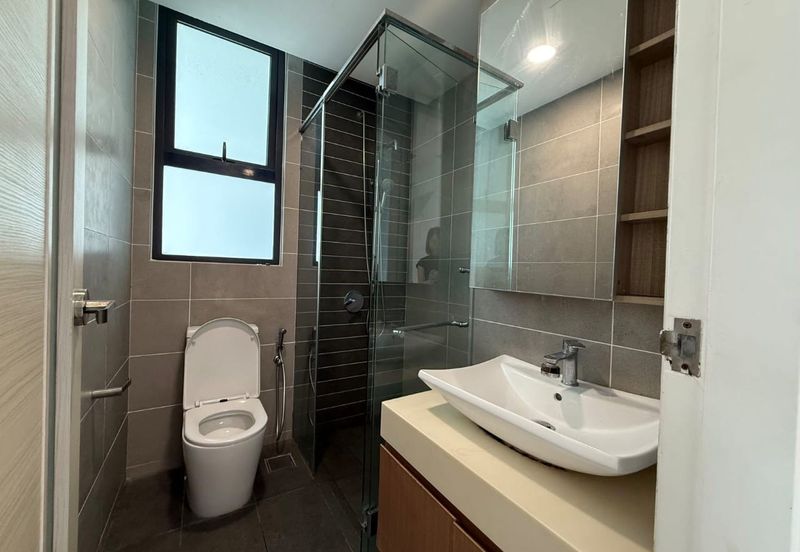 The M @ Medini Macrolink