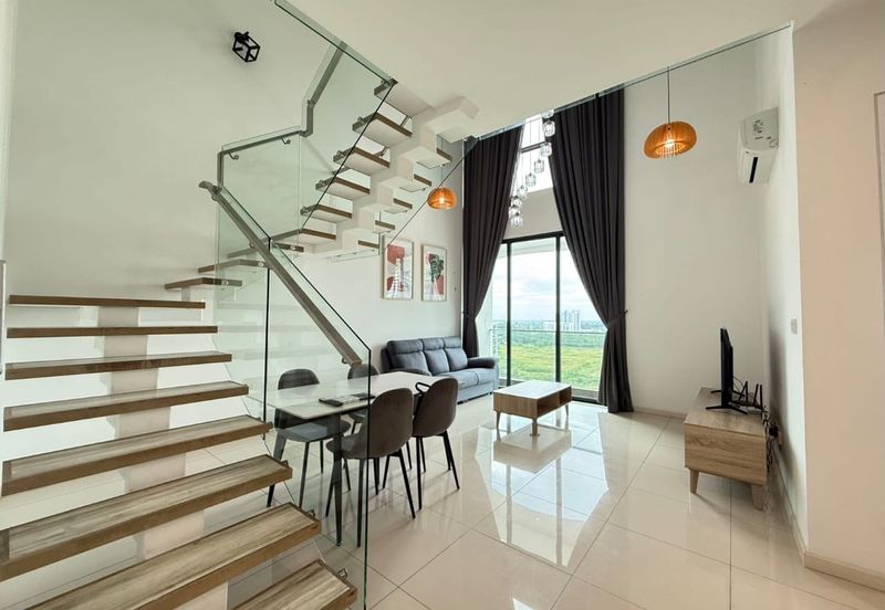 The M @ Medini Macrolink