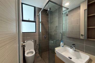 The M @ Medini Macrolink