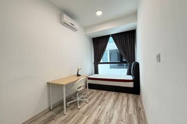 The M @ Medini Macrolink