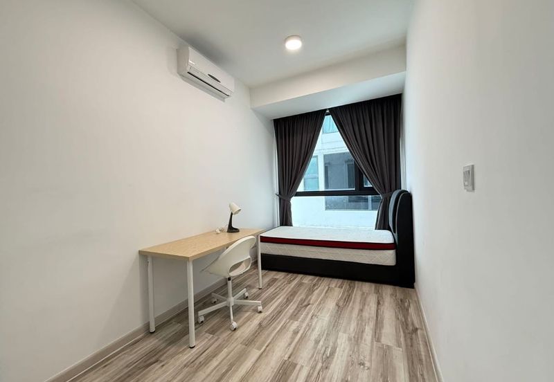 The M @ Medini Macrolink