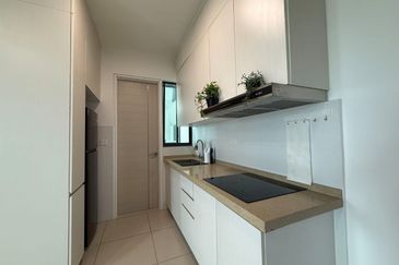 The M @ Medini Macrolink