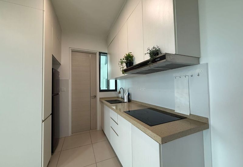 The M @ Medini Macrolink