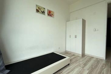 The M @ Medini Macrolink