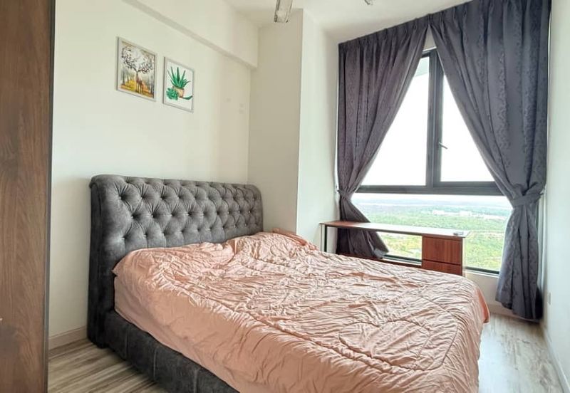 The M @ Medini Macrolink