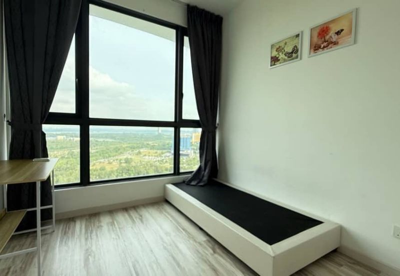 The M @ Medini Macrolink