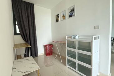 The M @ Medini Macrolink