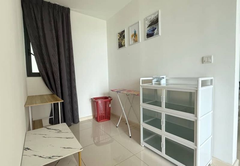 The M @ Medini Macrolink