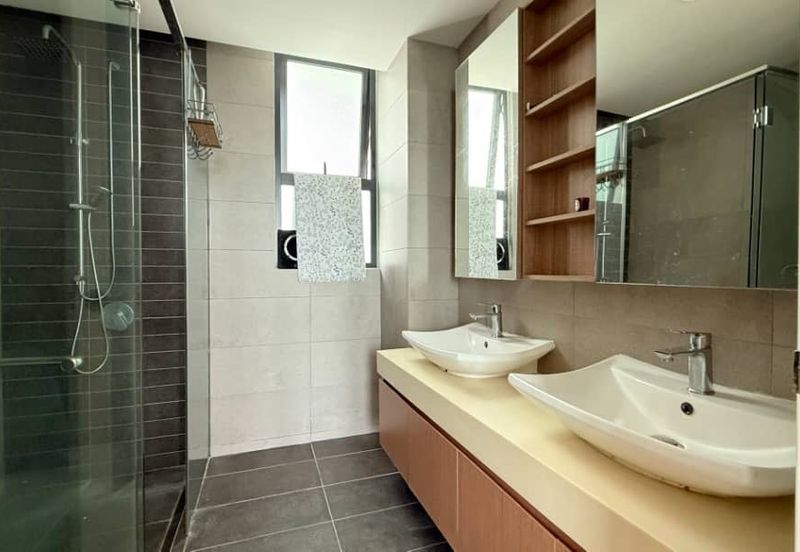 The M @ Medini Macrolink