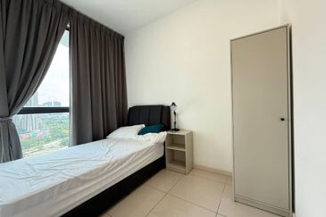 The M @ Medini Macrolink