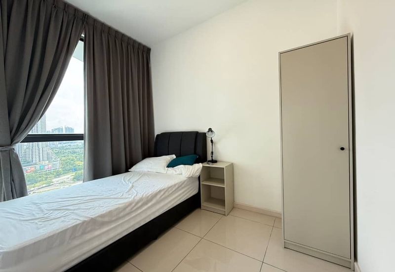 The M @ Medini Macrolink