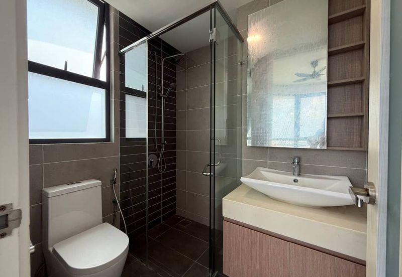 The M @ Medini Macrolink