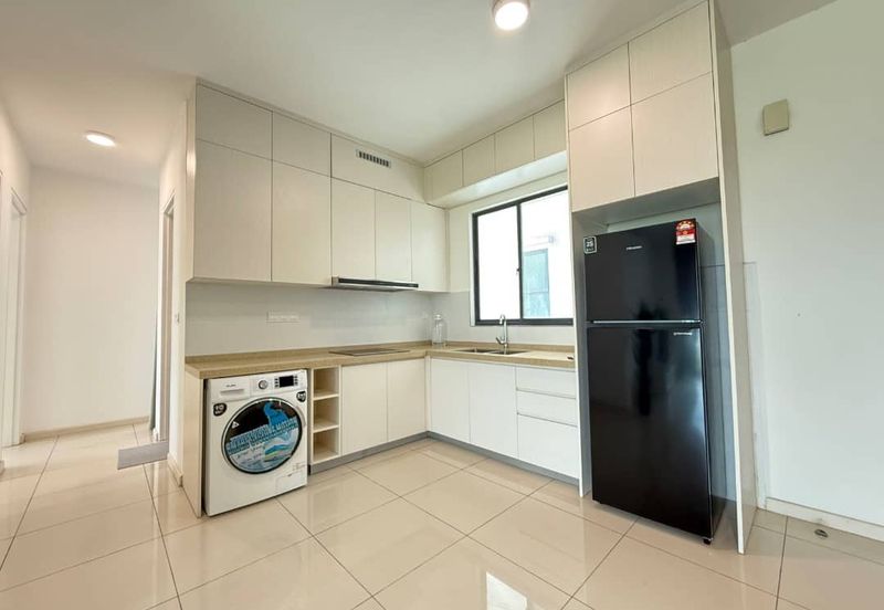 The M @ Medini Macrolink