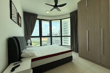 The M @ Medini Macrolink