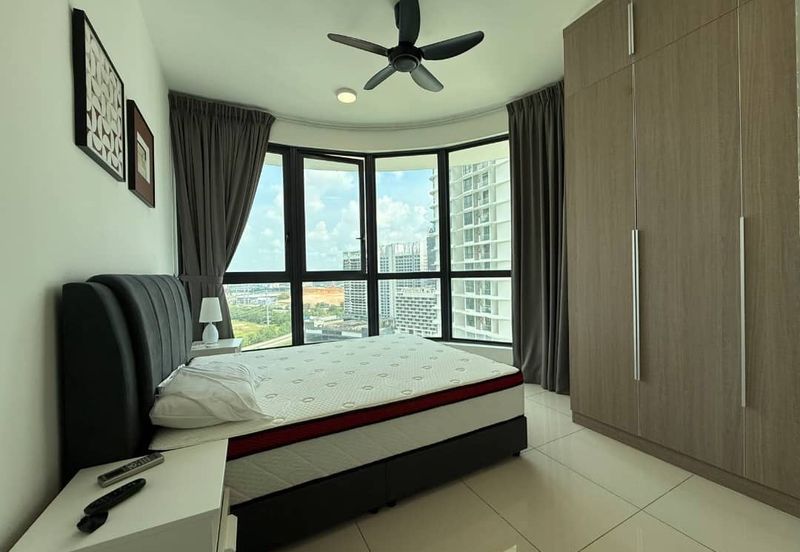 The M @ Medini Macrolink