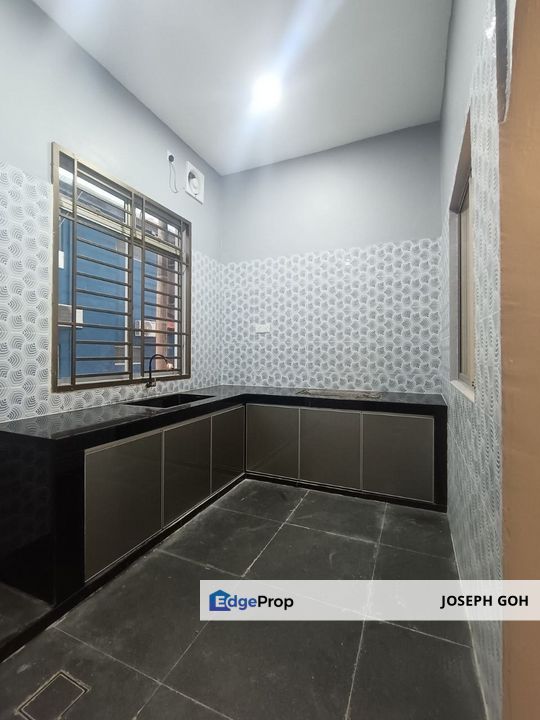 Taman Gunung Pulai, 3 Storey Terrace House For Rent, Johor, Kulai