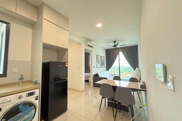 The M @ Medini Macrolink