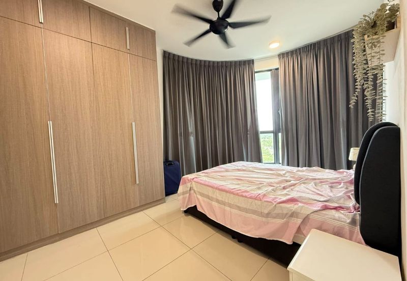 The M @ Medini Macrolink