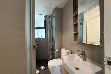 The M @ Medini Macrolink