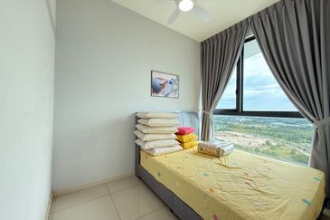 The M @ Medini Macrolink