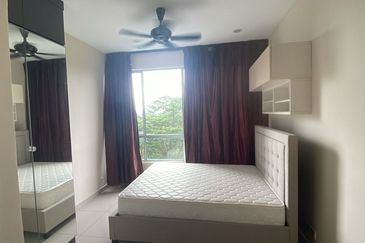 Dedaun Hijau (Greenfield Regency)