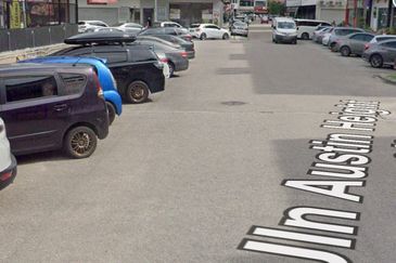 Jalan Austin Heights