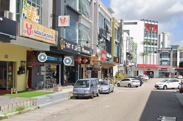 Jalan Austin Heights