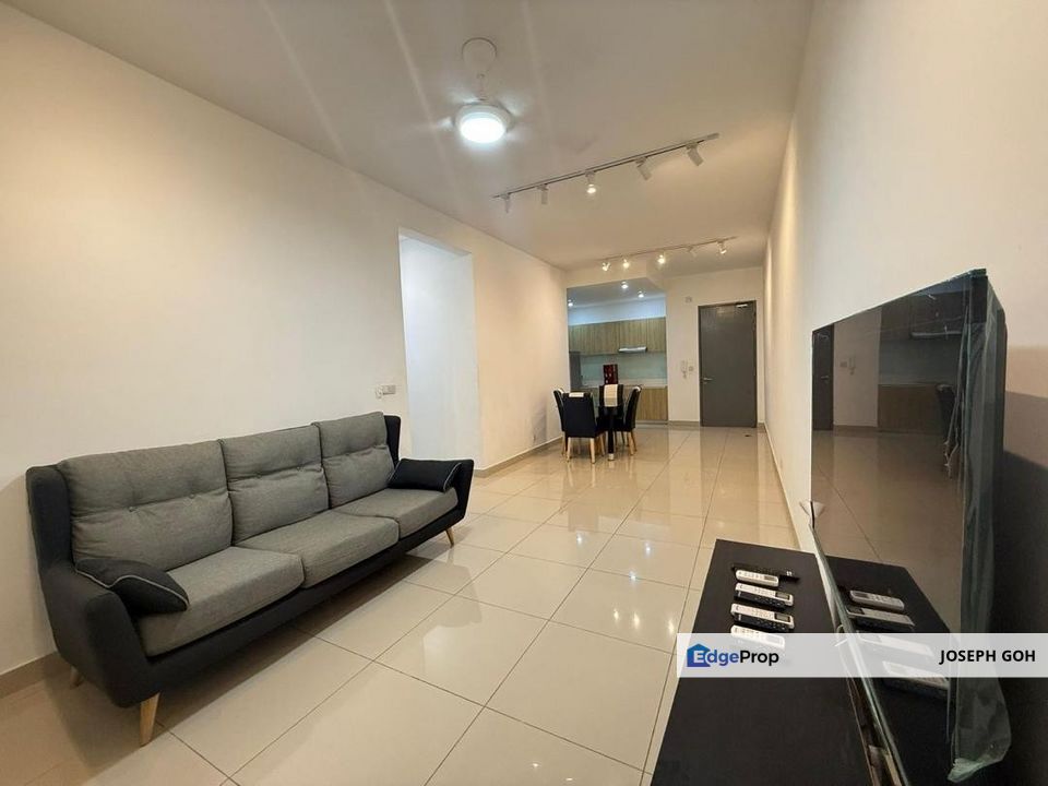 Meridin Bayvue unit is quite special directly to the swimming pool., Johor, Masai