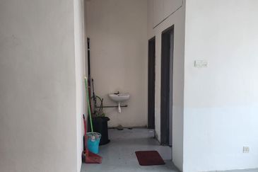 Pusat Perdagangan Danga Utama