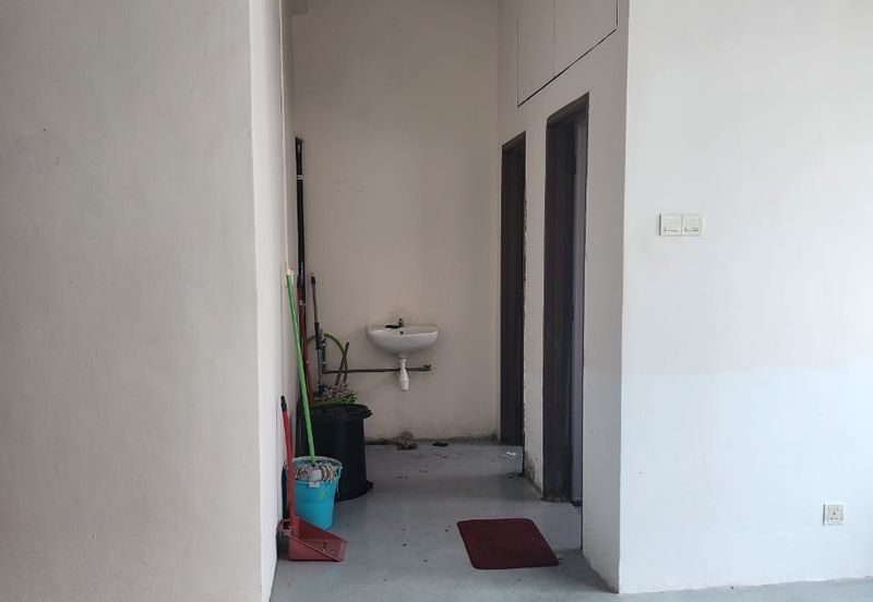 Pusat Perdagangan Danga Utama