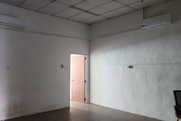 Pusat Perdagangan Danga Utama