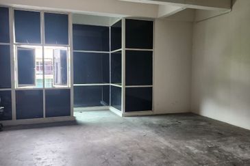 Pusat Perdagangan Danga Utama