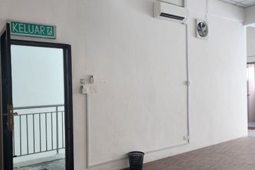 Pusat Perdagangan Danga Utama