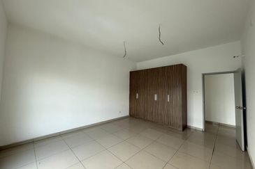 Seasons Luxury Apartments @ Amara Larkin