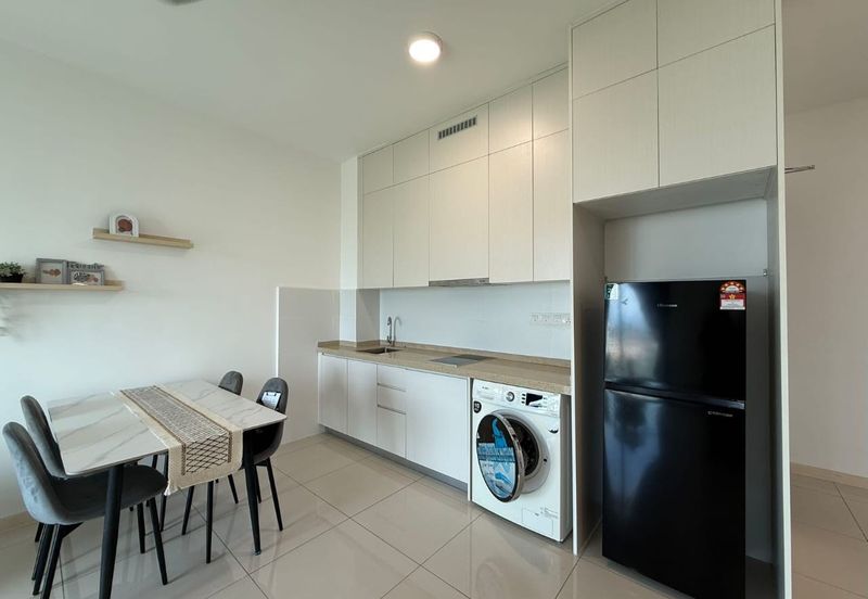 The M @ Medini Macrolink