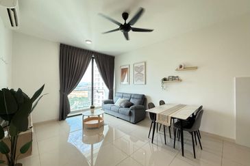 The M @ Medini Macrolink